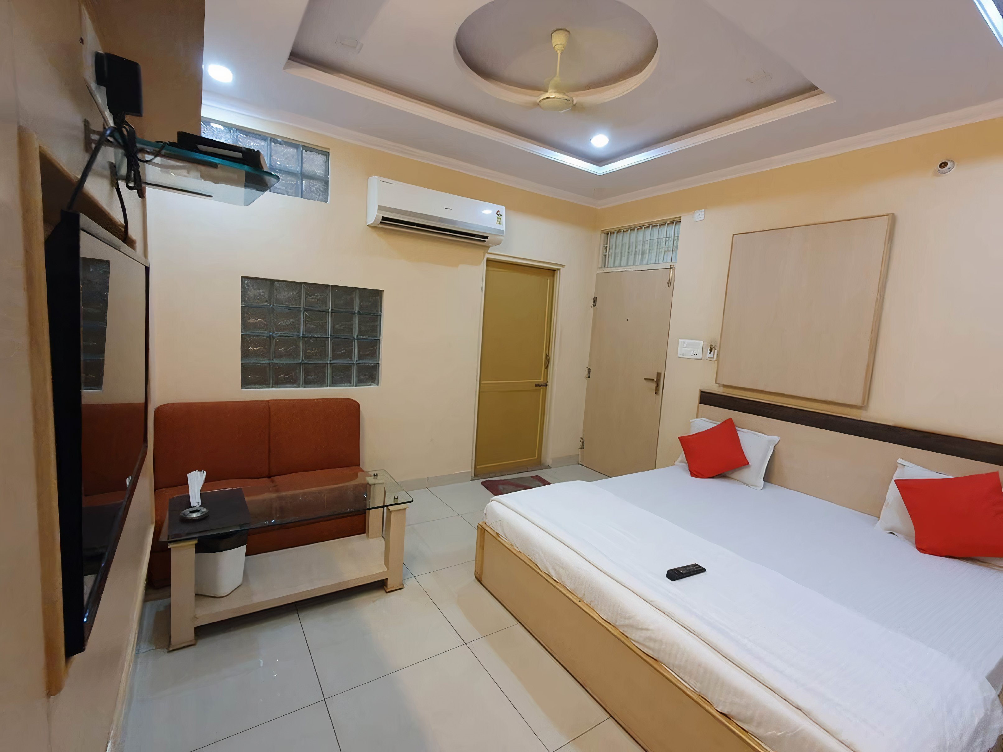 Hotel Desert Raaga - Tap to explore photos