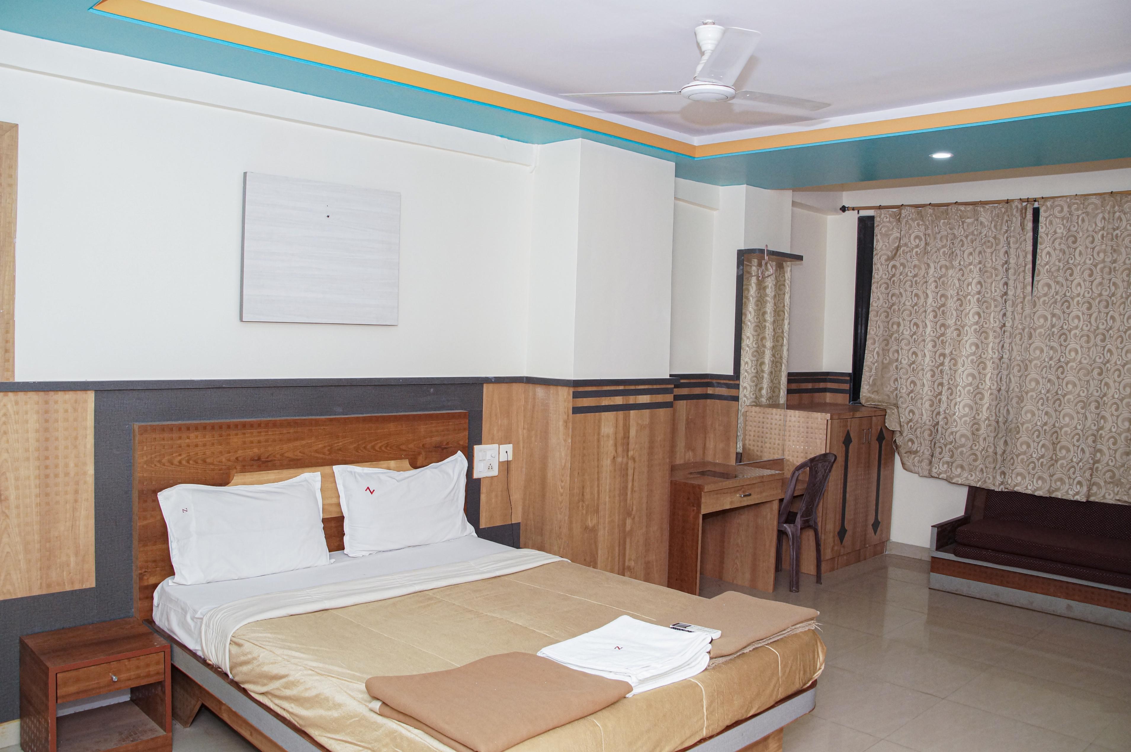 Hotel Z Square - Tap to explore photos