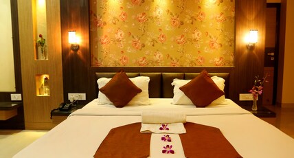 Awesome Palace Room Type - King Queen  and Prince.