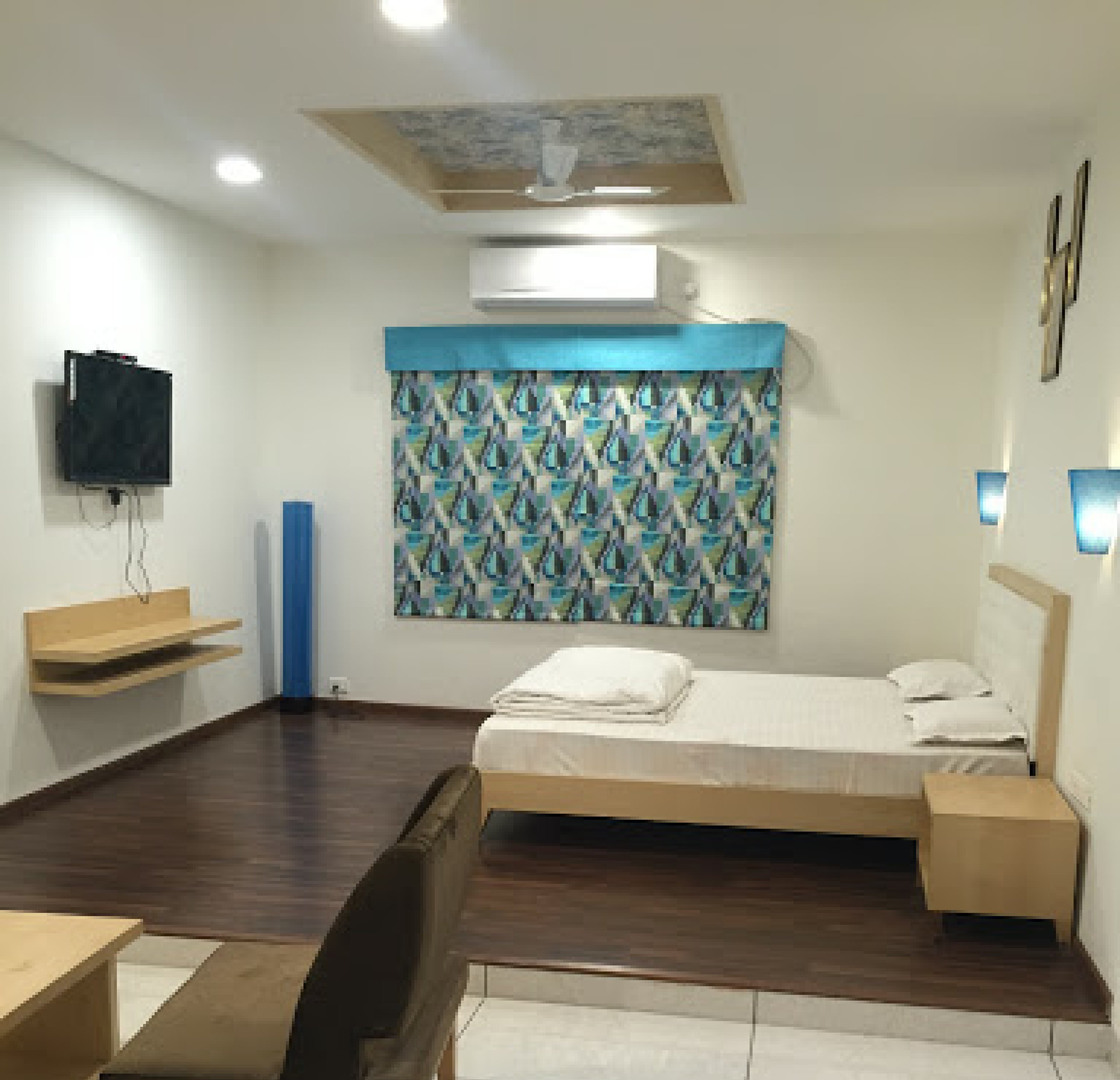 Hotel Utsav Inn - Tap to explore photos