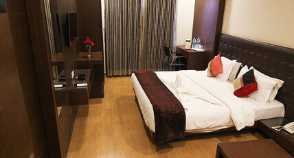 Hotel Kshipram Room Type - Deluxe Room