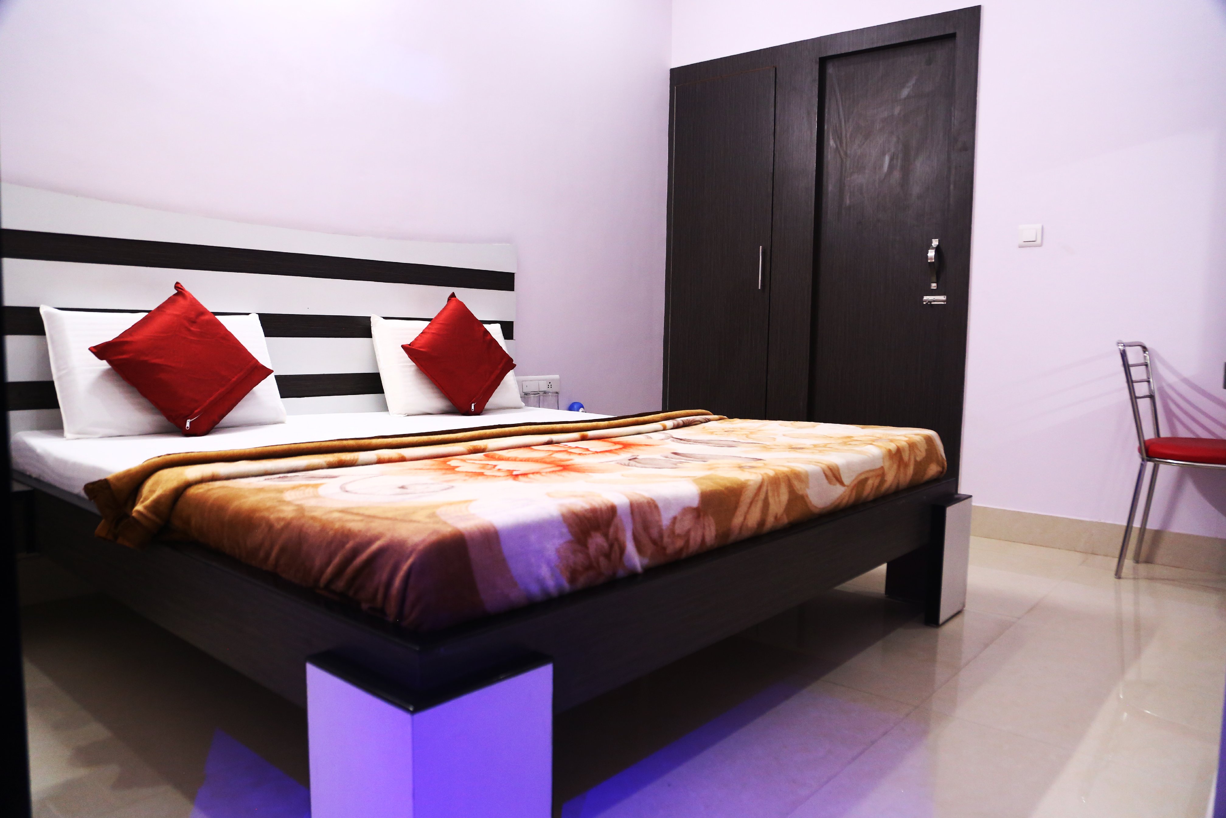 Hotel Golden Inn Room Type - Deluxe Room