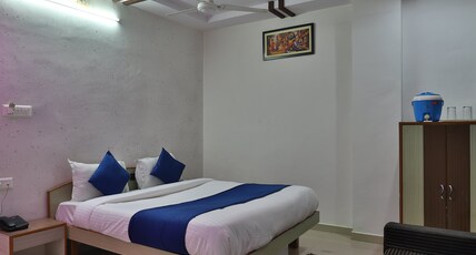 Hotel Royal Residency (Guest house) Room Type - Deluxe Ac Room Hotel Royal Residency (Guest house) Room Type - Deluxe Ac Room
