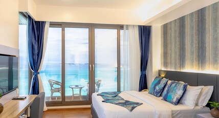 Arena Beach Hotel Room Type - Premium Super Deluxe Room with Balcony and Seaview