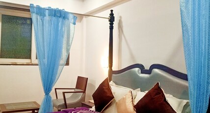 HOTEL POONAM Room Type - HONEYMOON COUPLE ROOM WITH BATHTUB