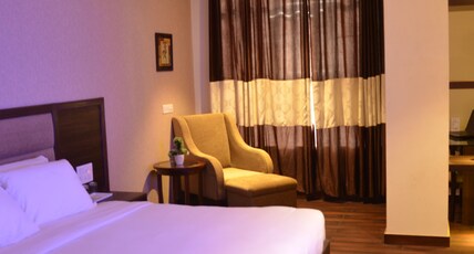 HOTEL FORTUNE BLUE Room Type - Premium Suite