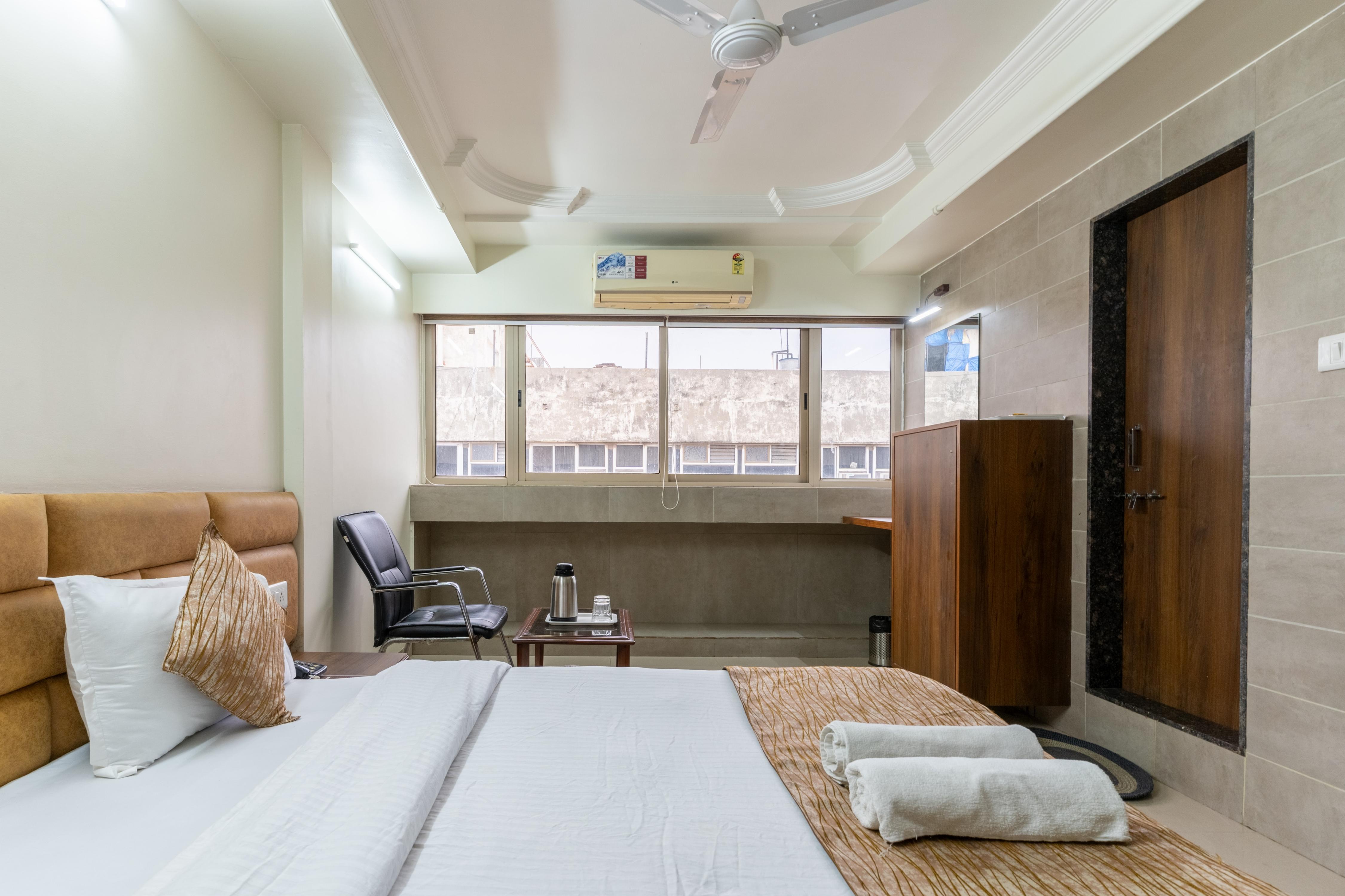 Hotel Sanmati Room Type - Deluxe Non AC Room
