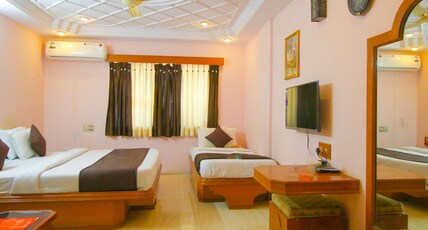Hotel Upasana Room Type - Premium Triple Bed Split Ac
