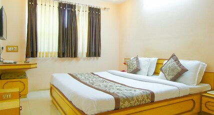 Hotel Upasana Room Type - Deluxe Non Air Conditioning