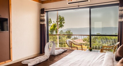 Saga Resort Room Type - Deluxe Valley Facing Room Saga Resort Room Type - Deluxe Valley Facing Room