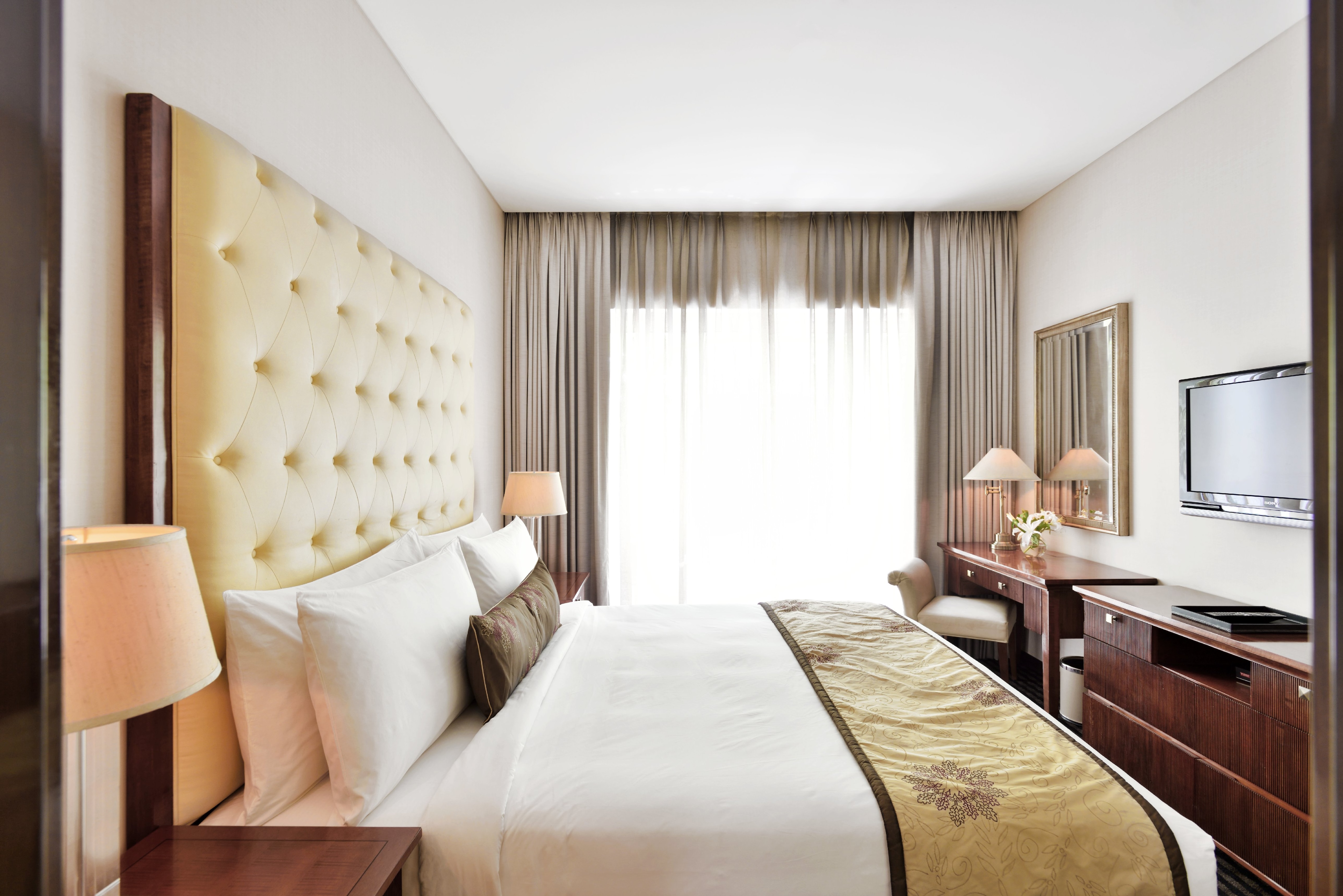 Marriott Suites Pune - Tap to explore photos