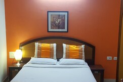 Maple Suites Apartment | Rooms & Restaurant