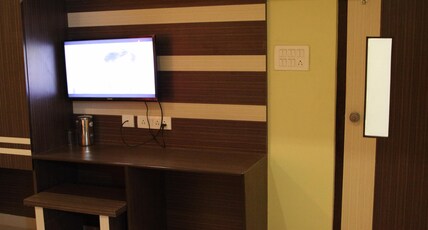 Hotel Everest Room Type - Non Ac Room