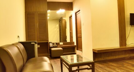 Sea Shell Residency(Greams Road) Room Type - Suite