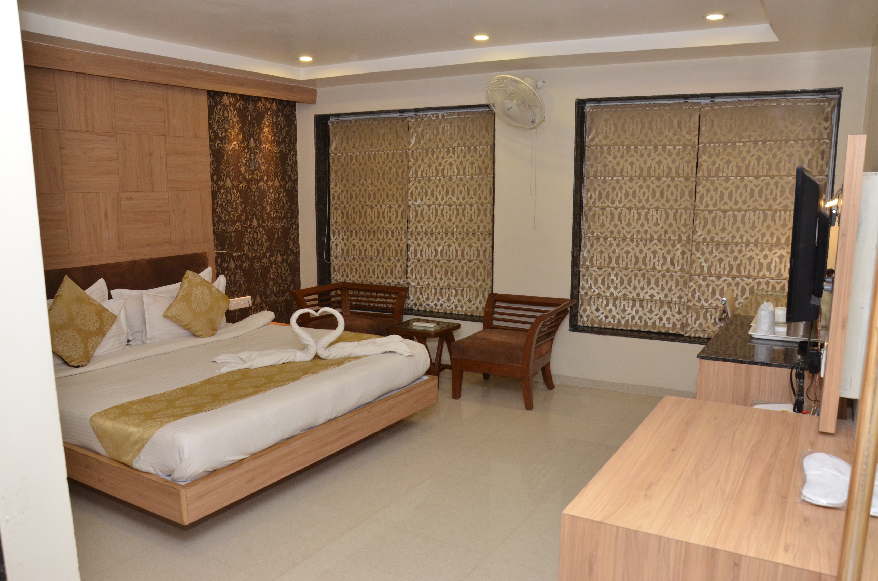 Hotel Park Shree Room Type - Deluxe Ac Room