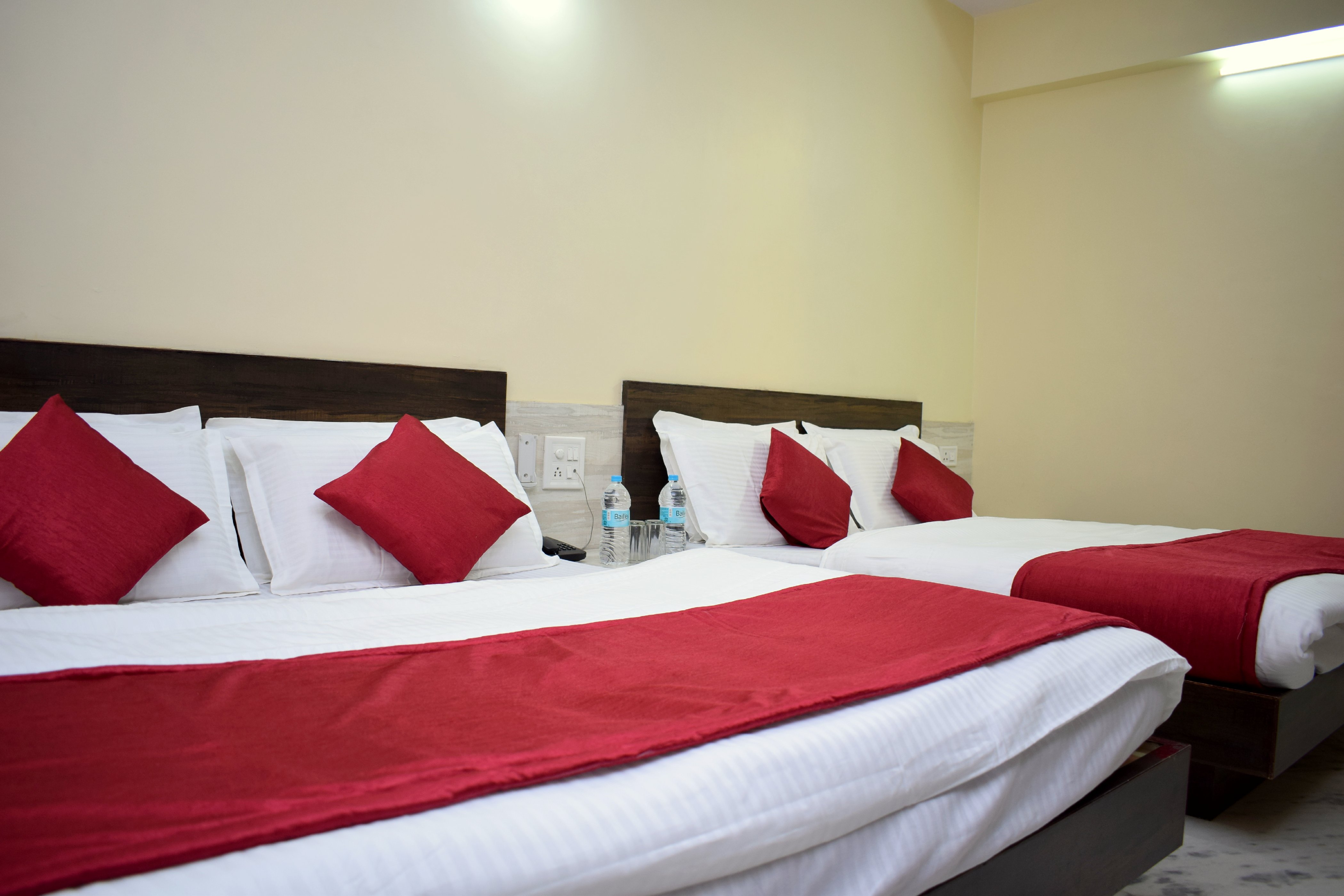 Maruti Group of Hotels - Shivansh Inn - Tap to explore photos