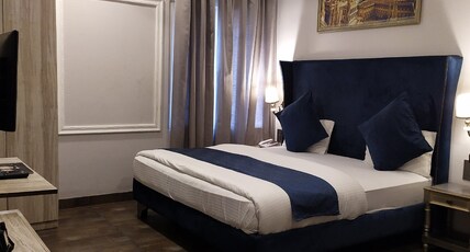 Hotel Posh Room Type - Premium Room