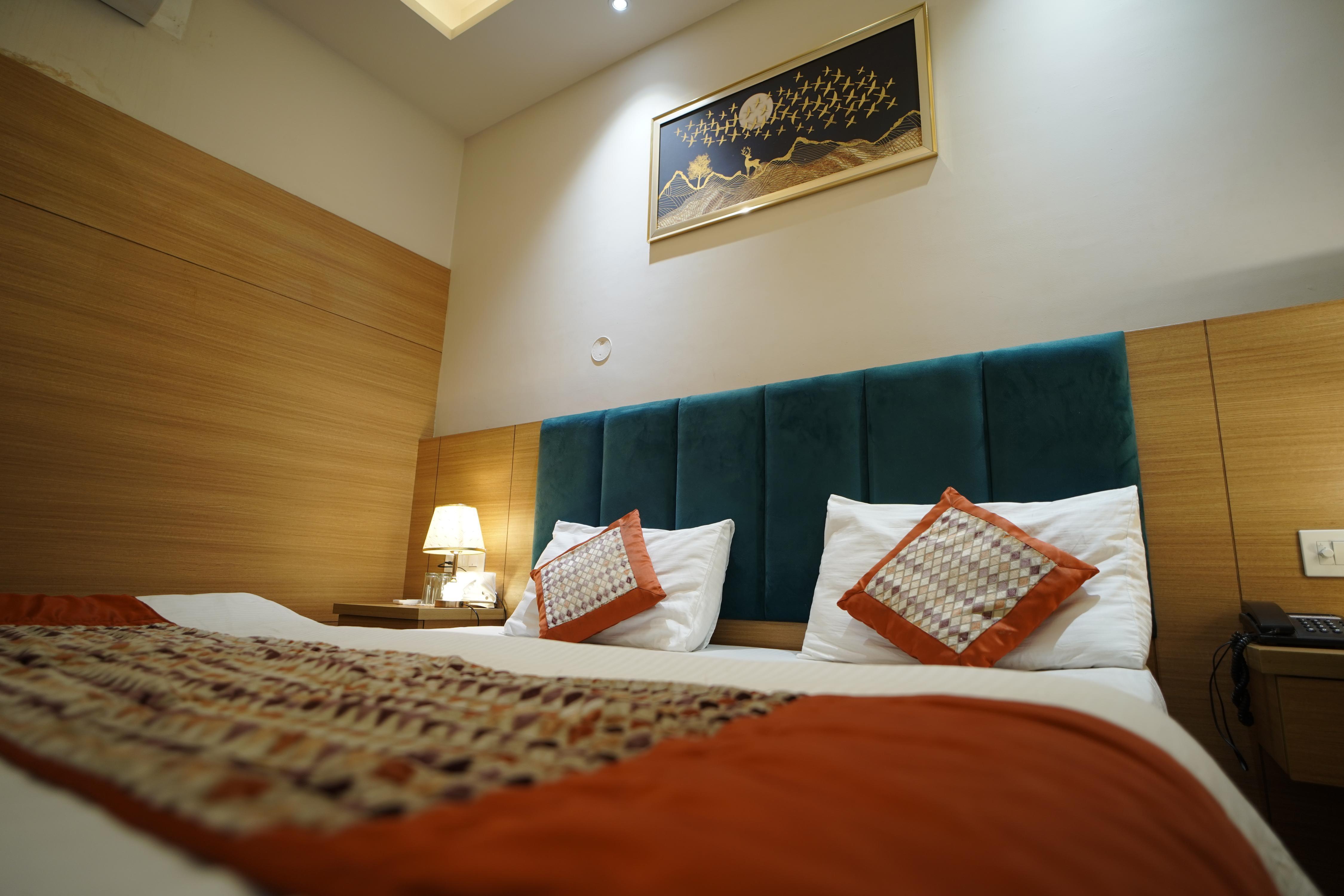 HOTEL AMAR PALACE Room Type - Suite Room