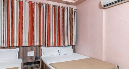Hotel Sai Hariprasad Room Type - Deluxe Triple Bed Room A.C