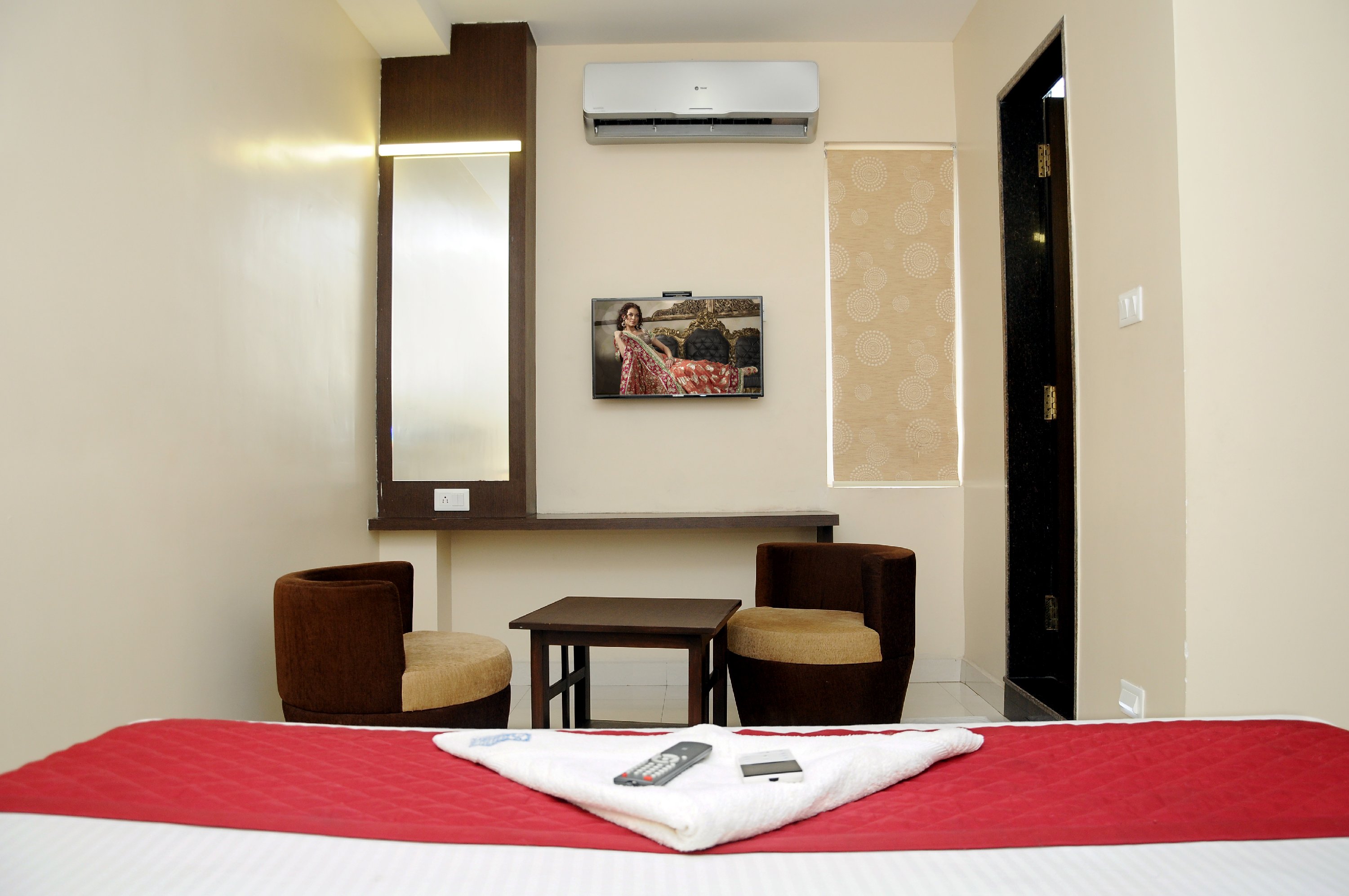 Samy Hotel - Tap to explore photos