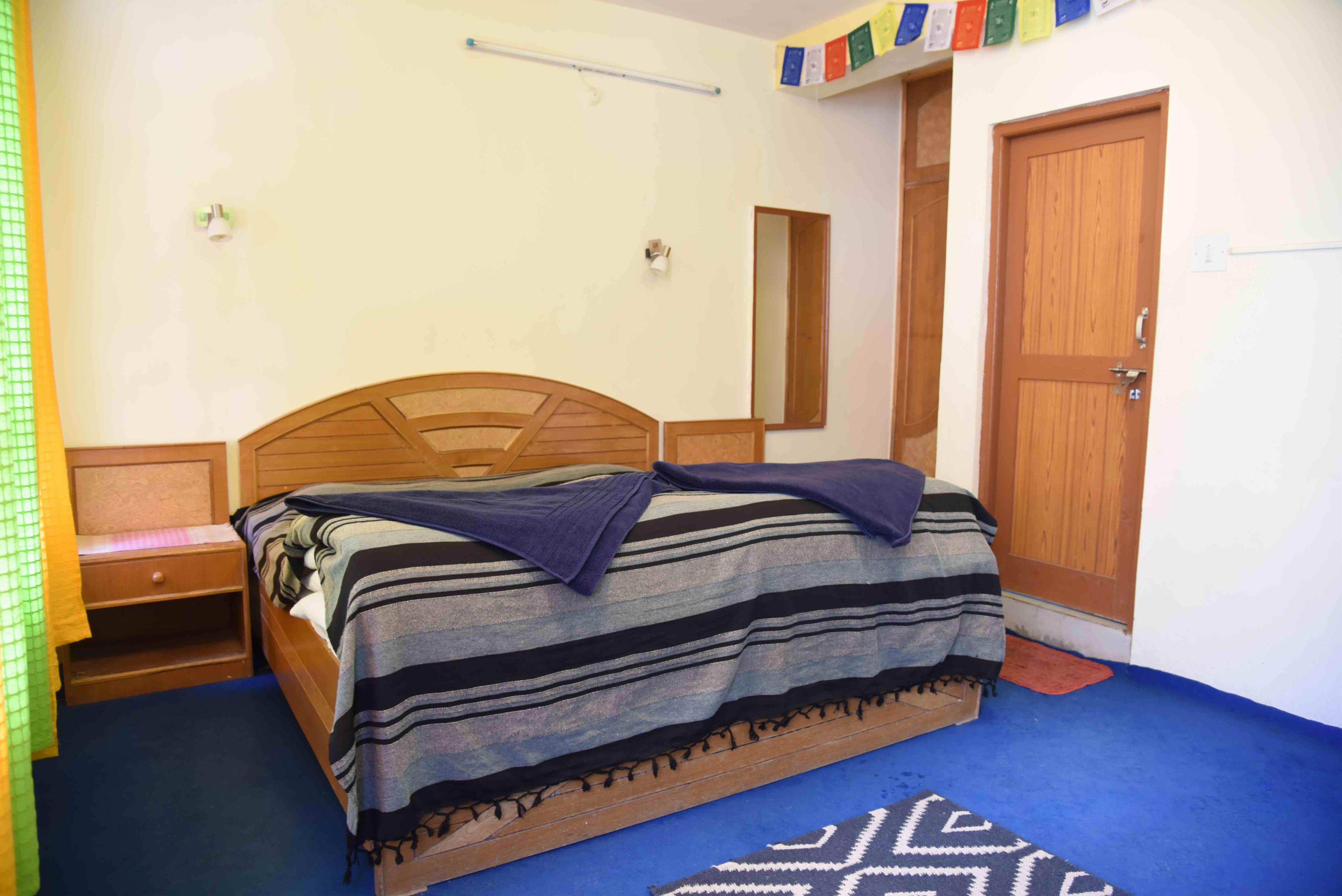 Osel  Rooms  - Tap to explore photos