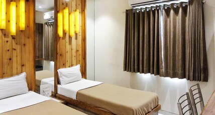 Hotel Parth Room Type - Deluxe Room