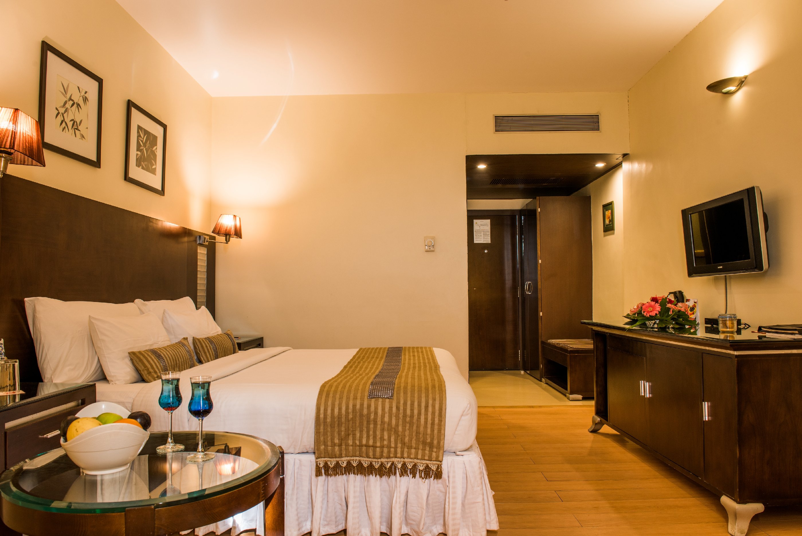 The Red Maple - Tap to explore photos