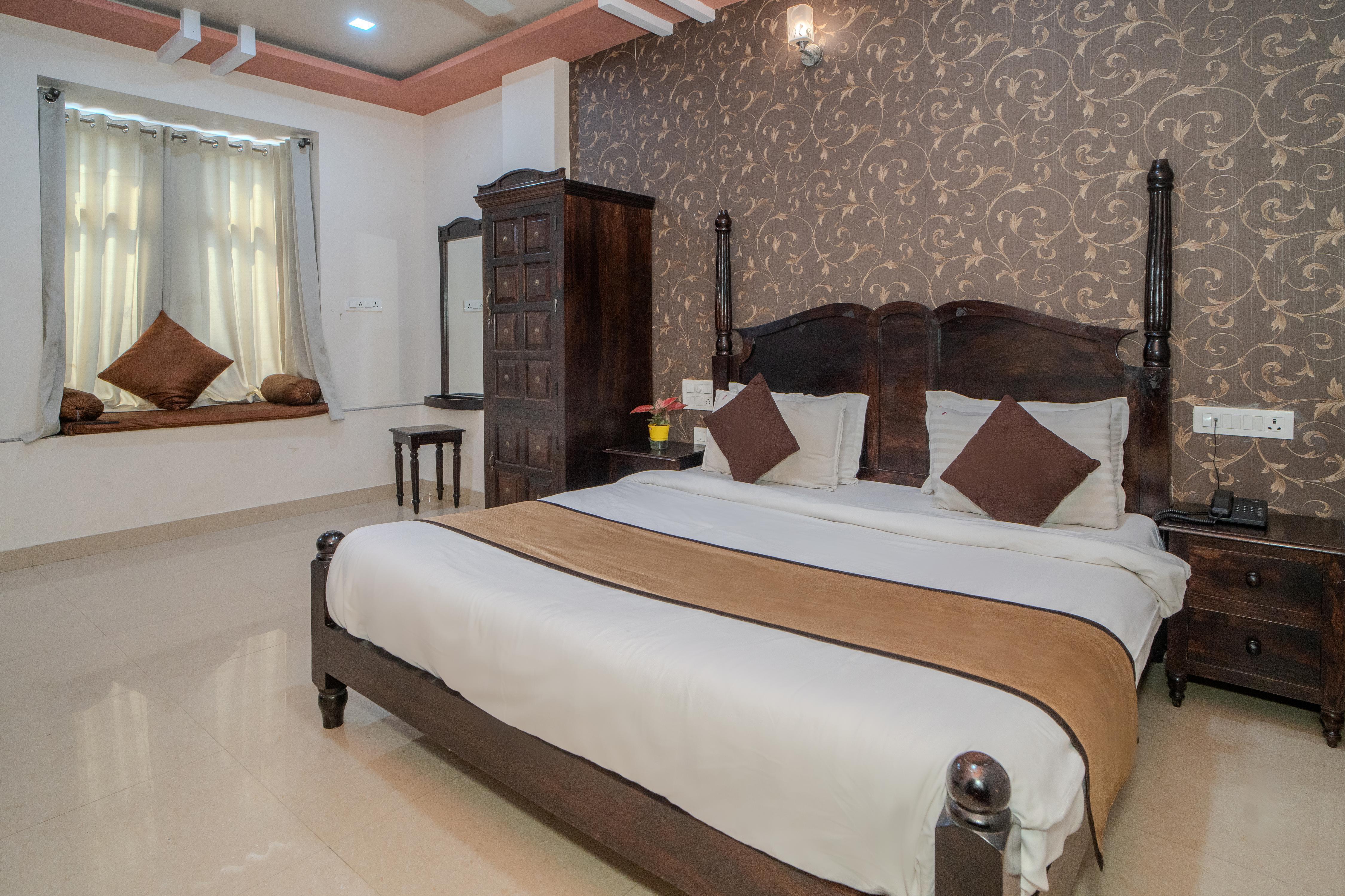 Hotel Harsh Palace Room Type - Super Deluxe Room