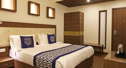 Hotel Arjun International Room Type - Deluxe Room