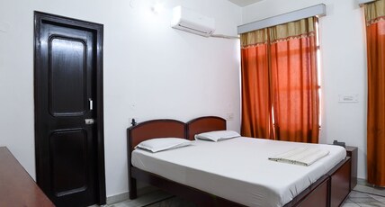 Hotel Pritam Palace Room Type - DELUXE AC ROOMS