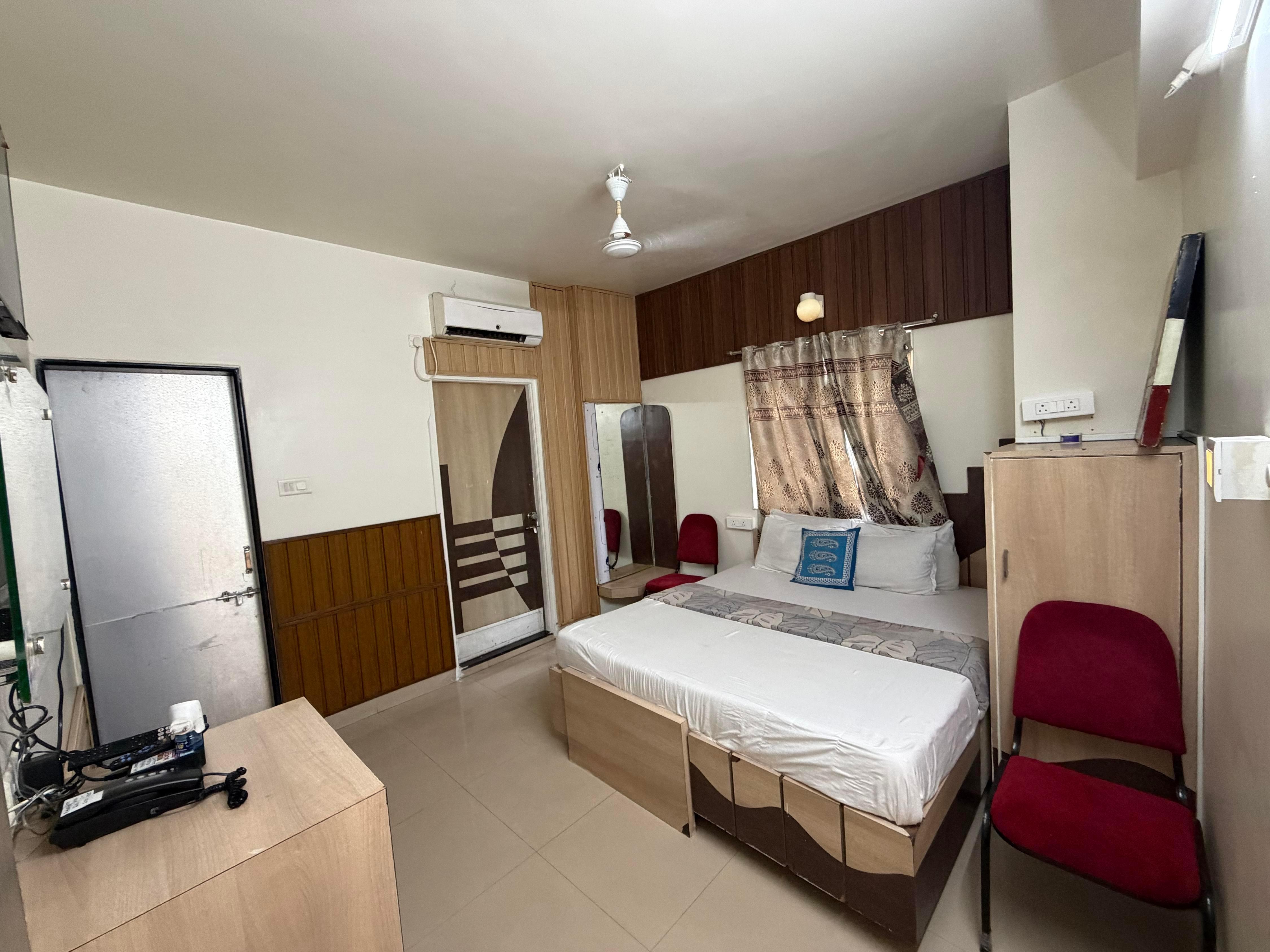 Hotel Sony Palace ( Business, Family & Group Booking With Own Catering ) - Tap to explore photos