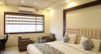 HOTEL GRAND MERIDIAN Room Type - Deluxe Room