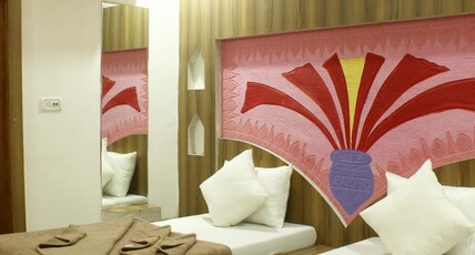 hotel gopi palace Room Type - Deluxe AC