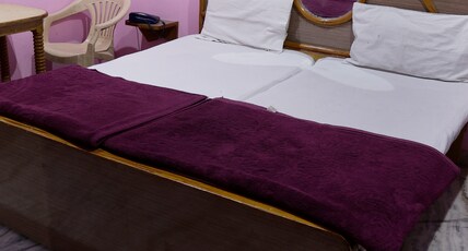 Hotel Govind Lok Room Type - AIR COOLER DOUBLE BED ROOM