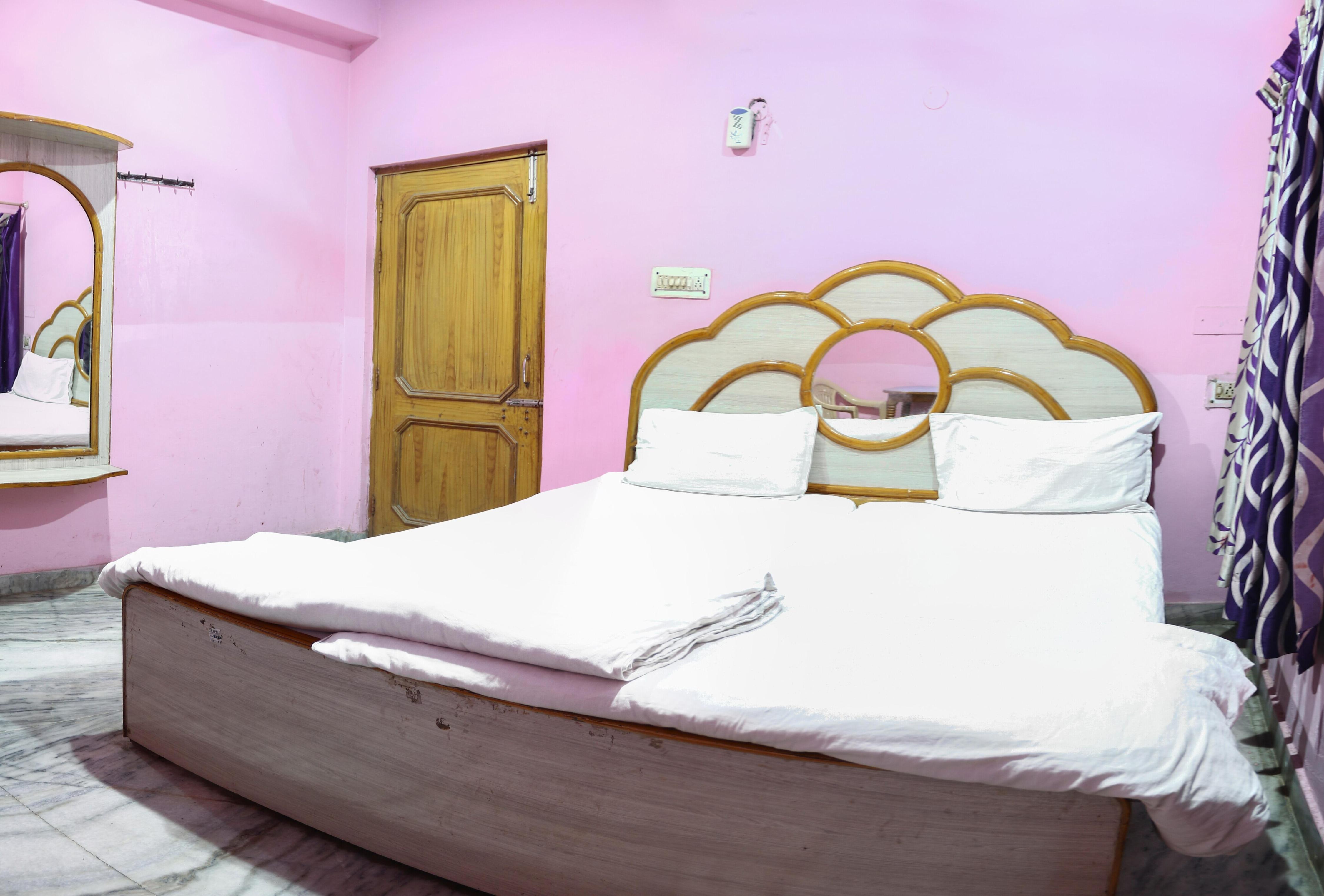 Hotel Govind Lok Room Type - Deluxe Double Bed AC Room