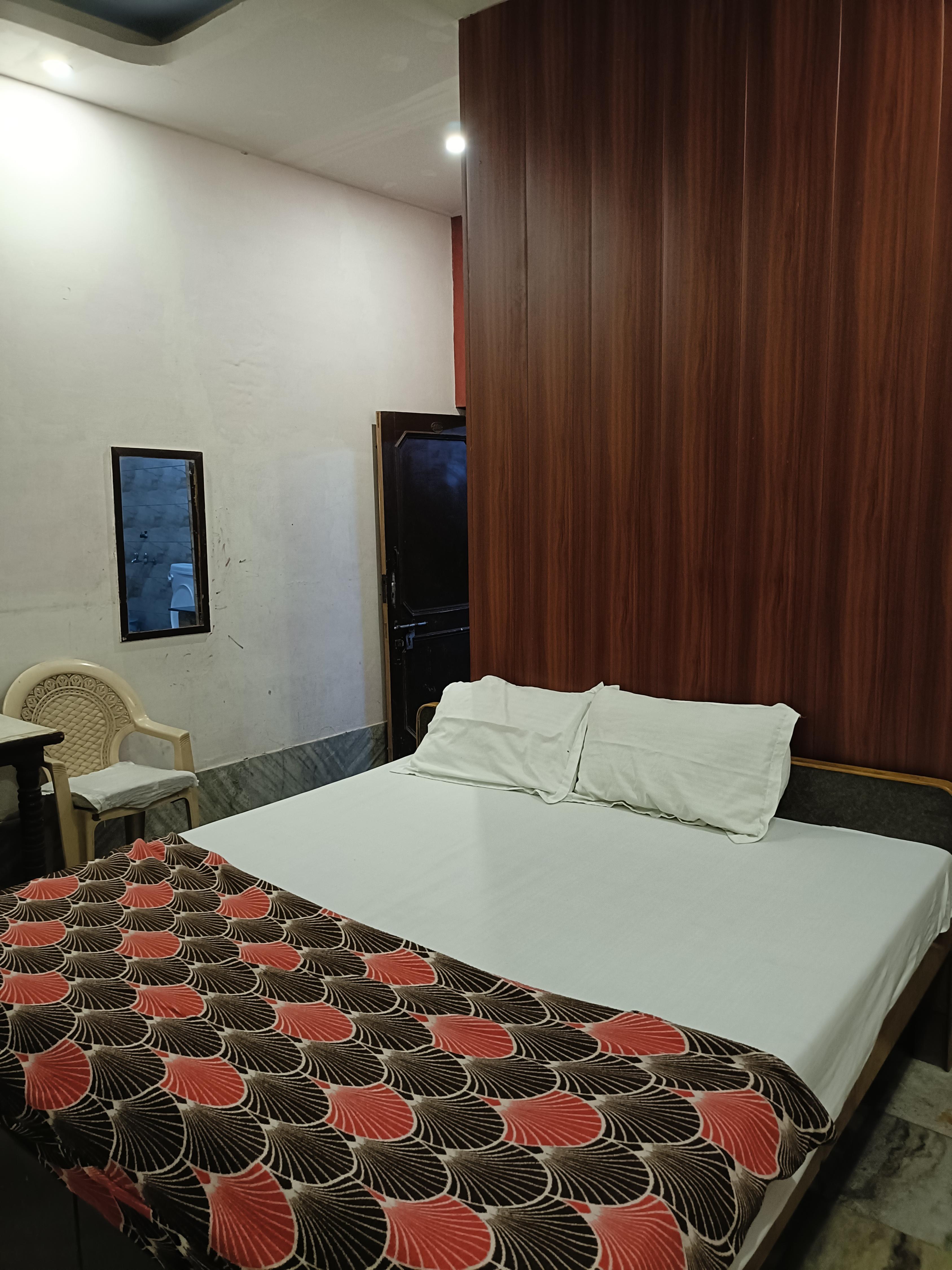 Hotel Pyare Mohan - Tap to explore photos