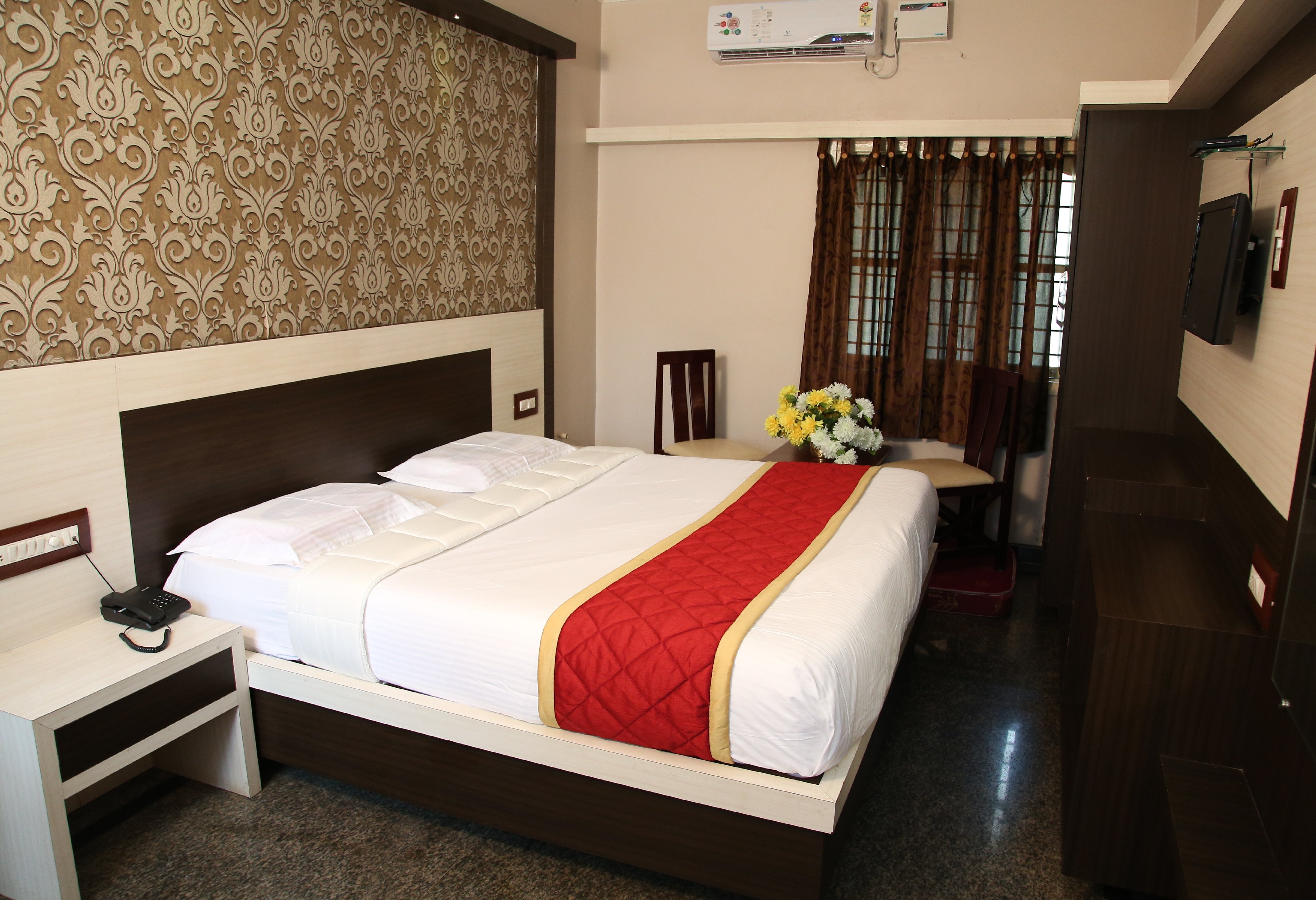 Shree Vara Residency Room Type - Deluxe Room AC