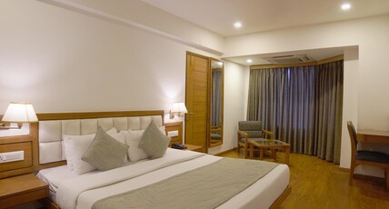 Country Inn Premier Pacific Mall Road Mussoorie Room Type - Pacific Room with No View Country Inn Premier Pacific Mall Road Mussoorie Room Type - Pacific Room with No View