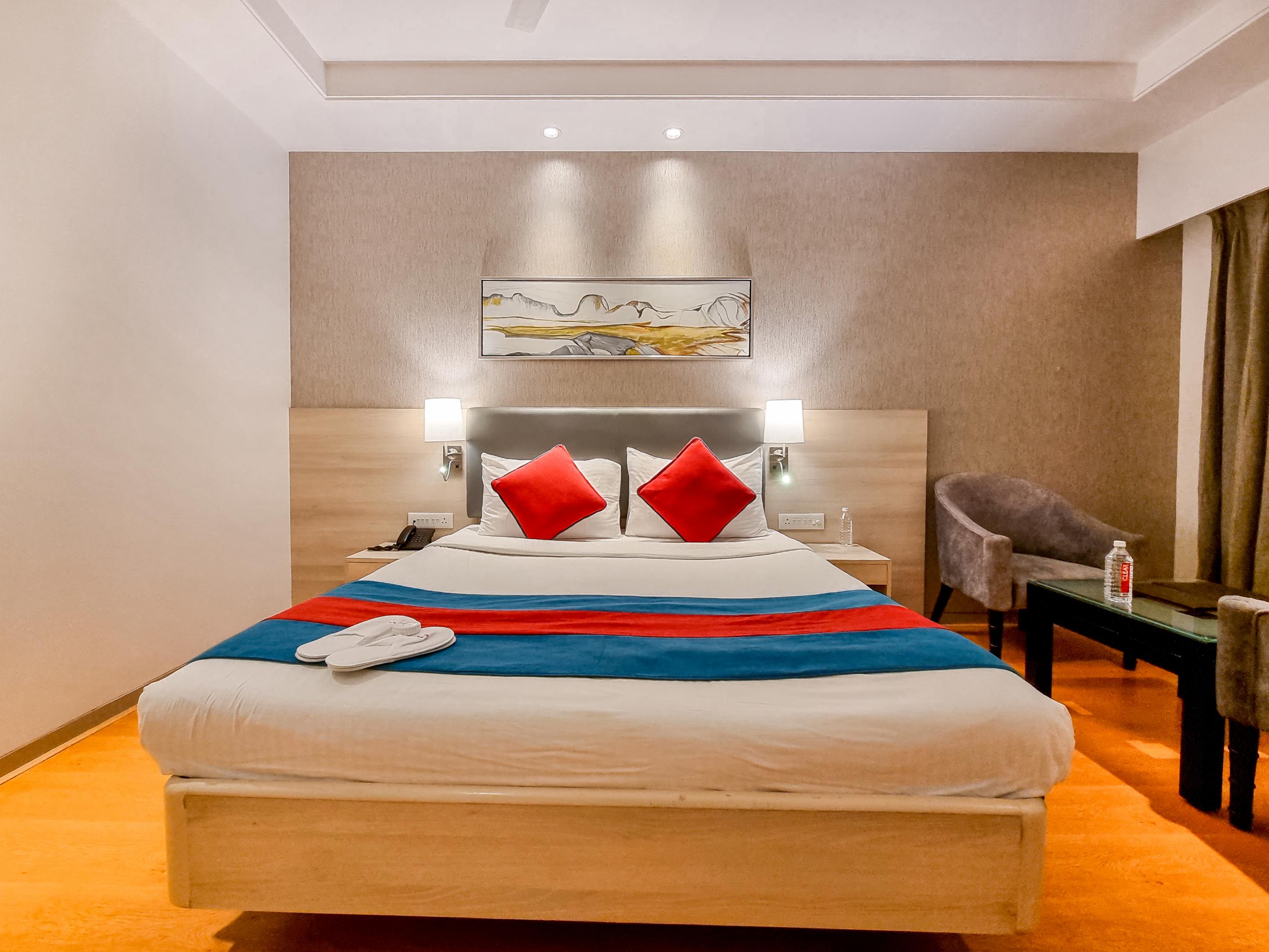 Freesia By Express Inn Room Type - Deluxe Room