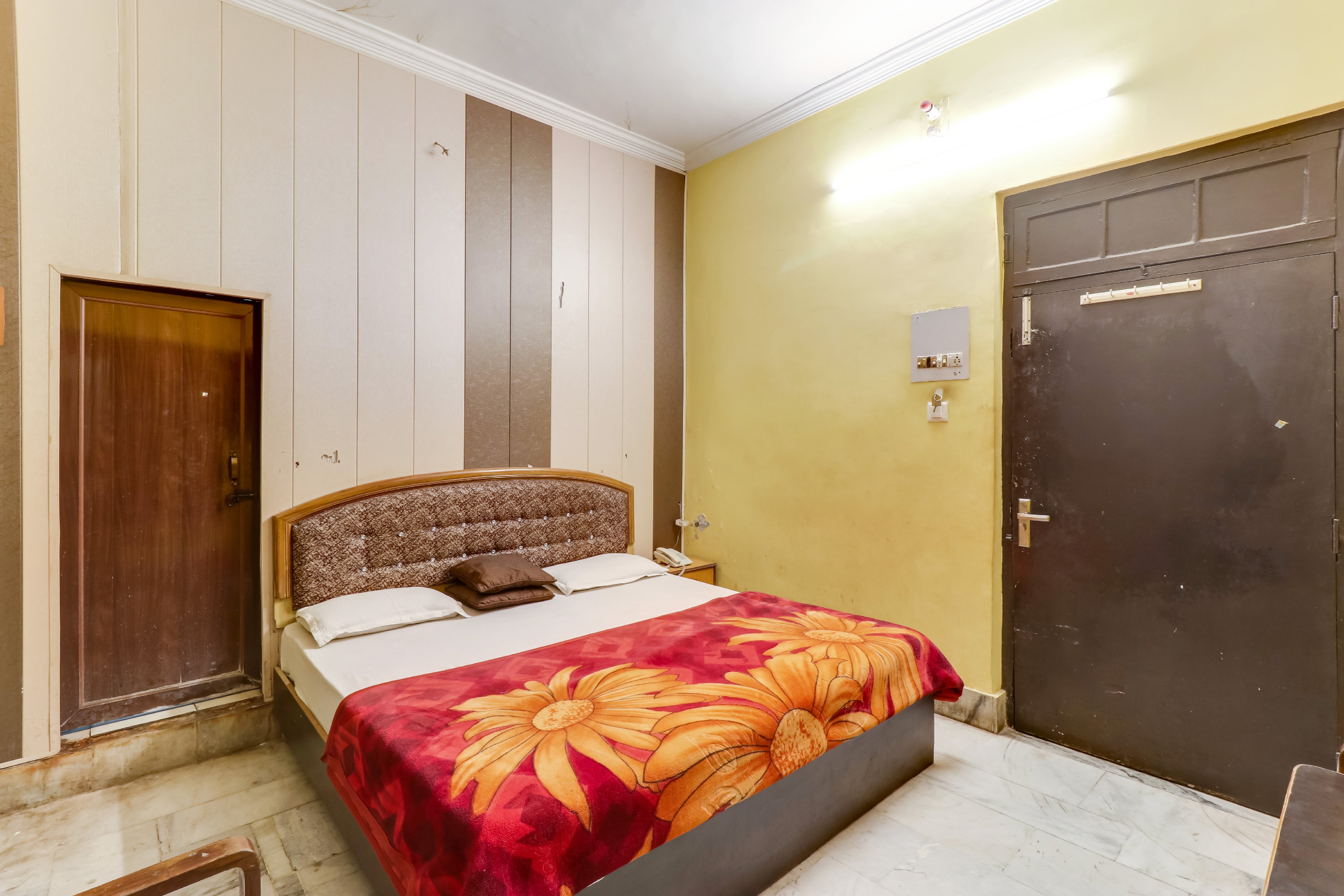 Hotel Ashok Room Type - Standard Room with Air Conditioning
