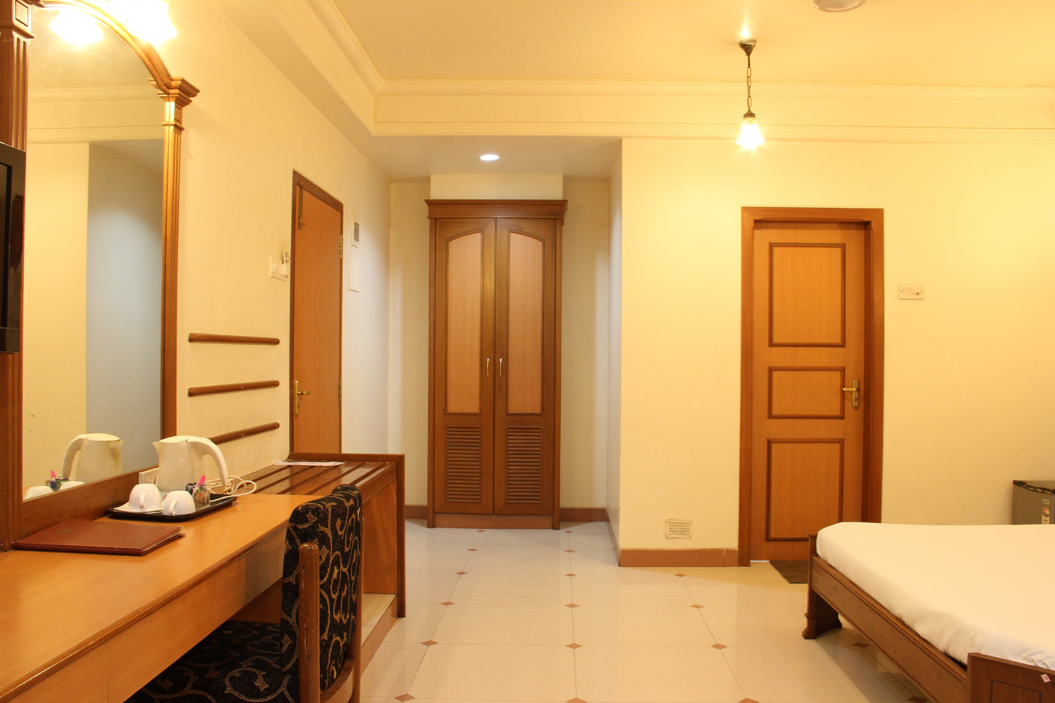 Hotel Mayur Ulhasnagar Room Type - Deluxe