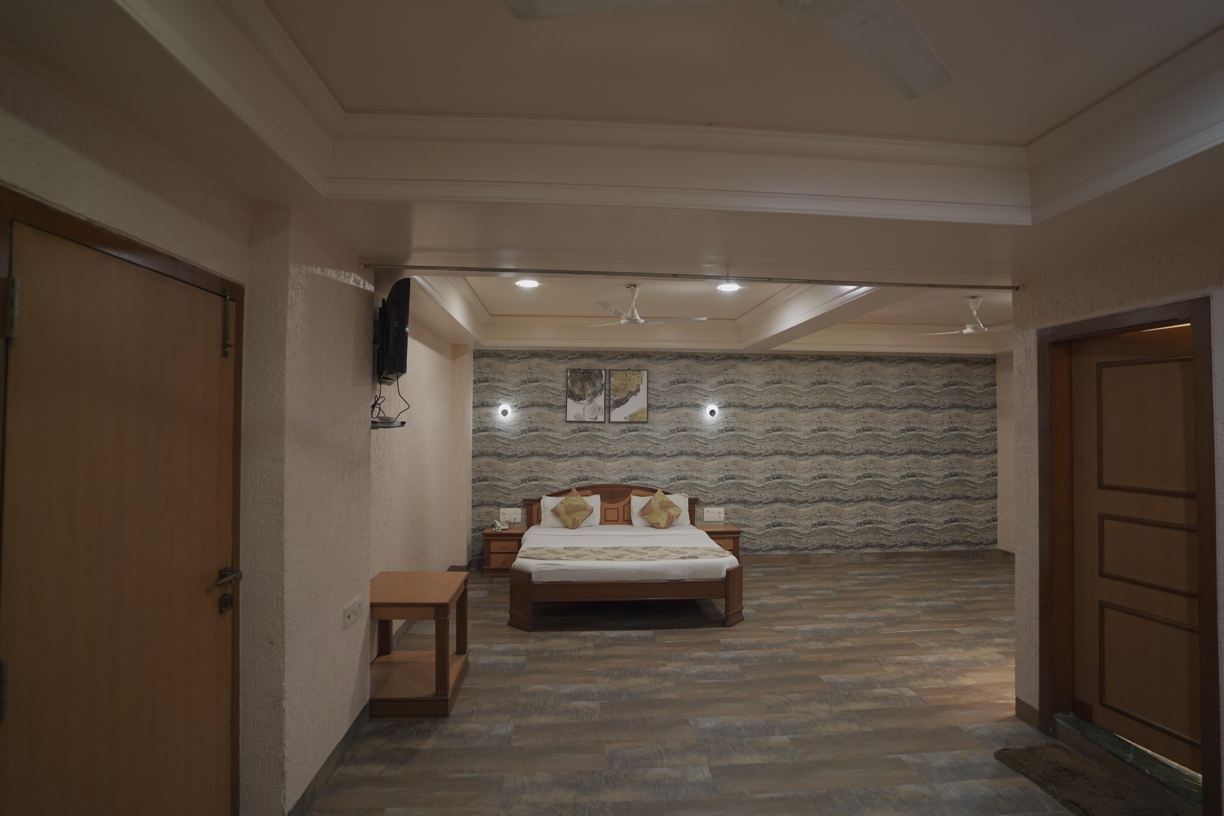 Hotel Mayur Ulhasnagar - Tap to explore photos