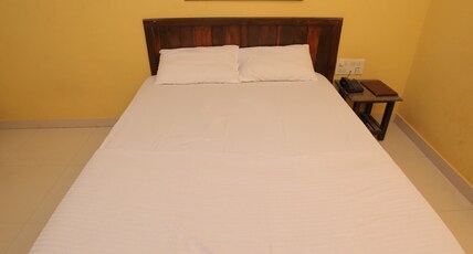 HOTEL K PLUS Room Type - Deluxe Non AC.