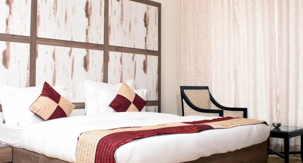 Rudraksh Hotel Room Type - Suite Room with Bathtub