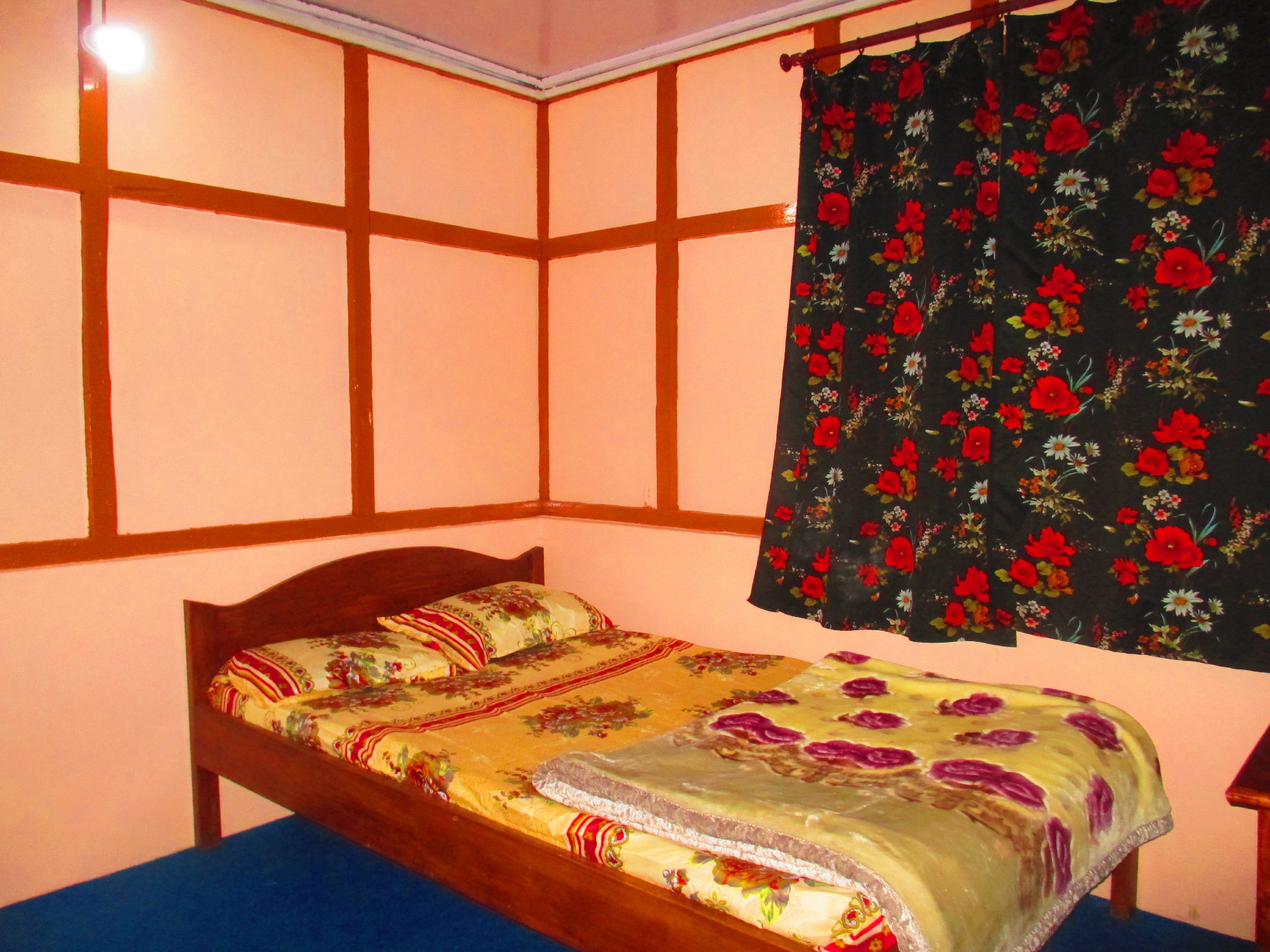 Tashi's Homestay - Tap to explore photos