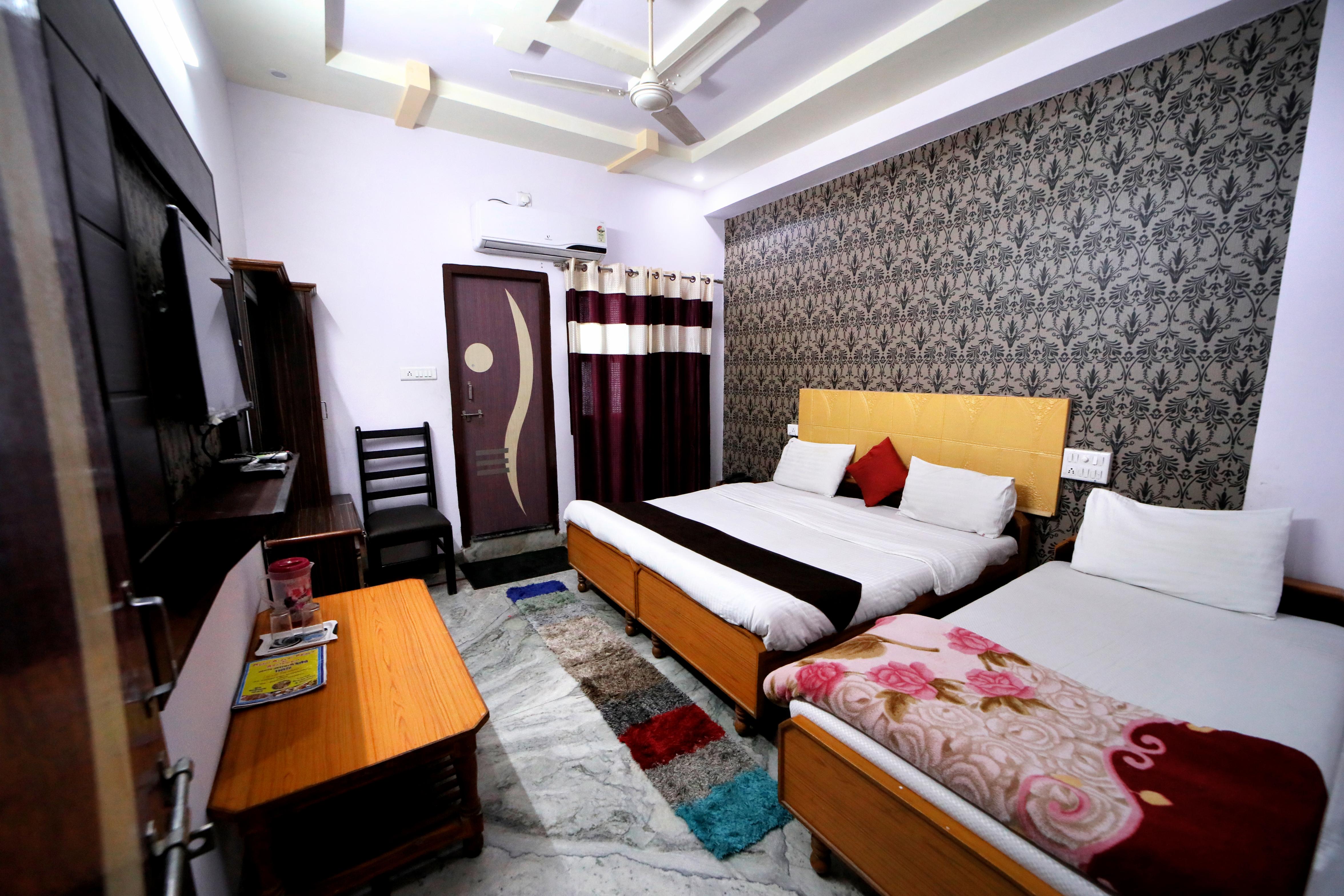 Hotel Aravali Palace - Tap to explore photos