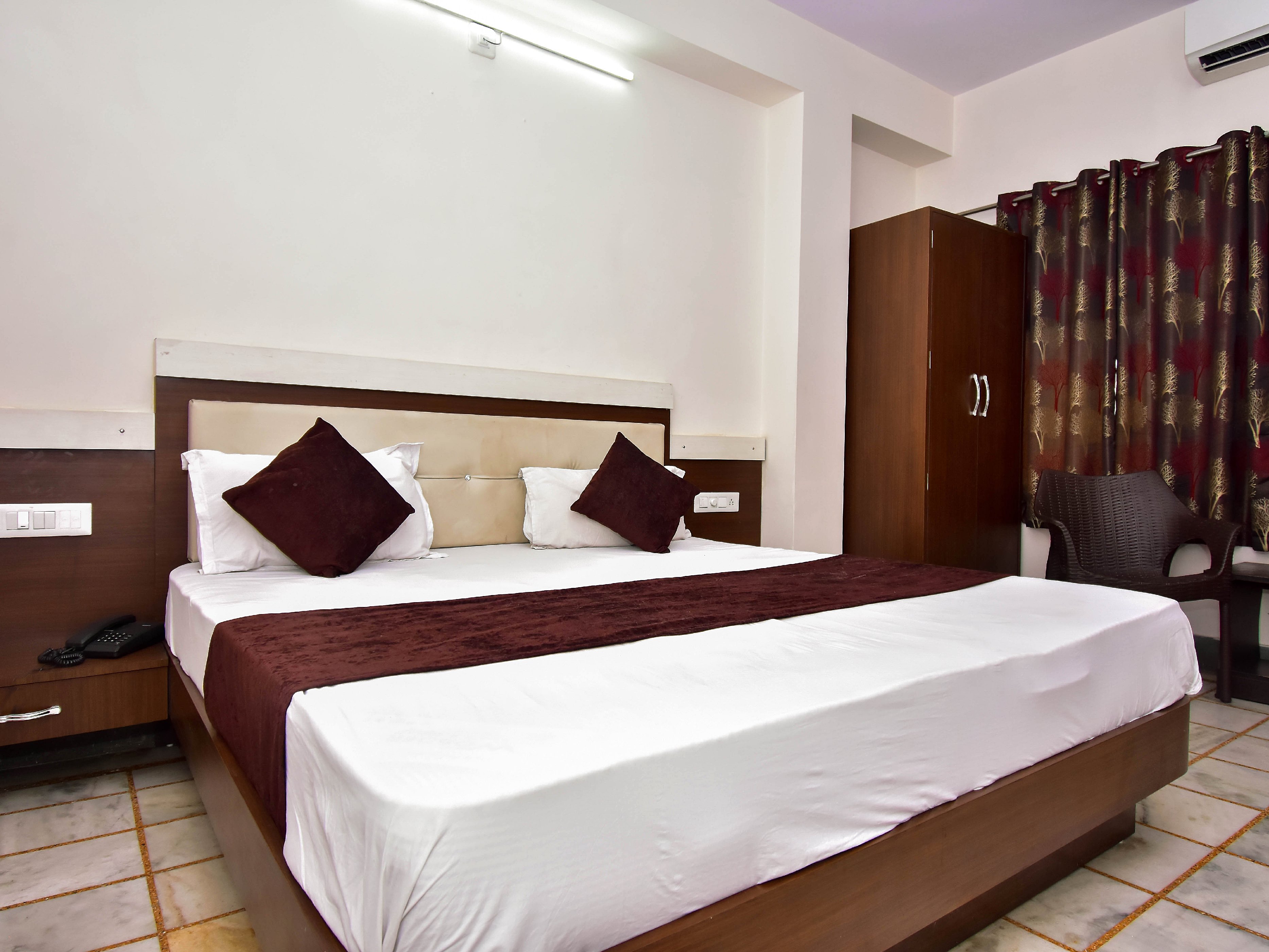 Hotel Vaidehi Room Type - Deluxe