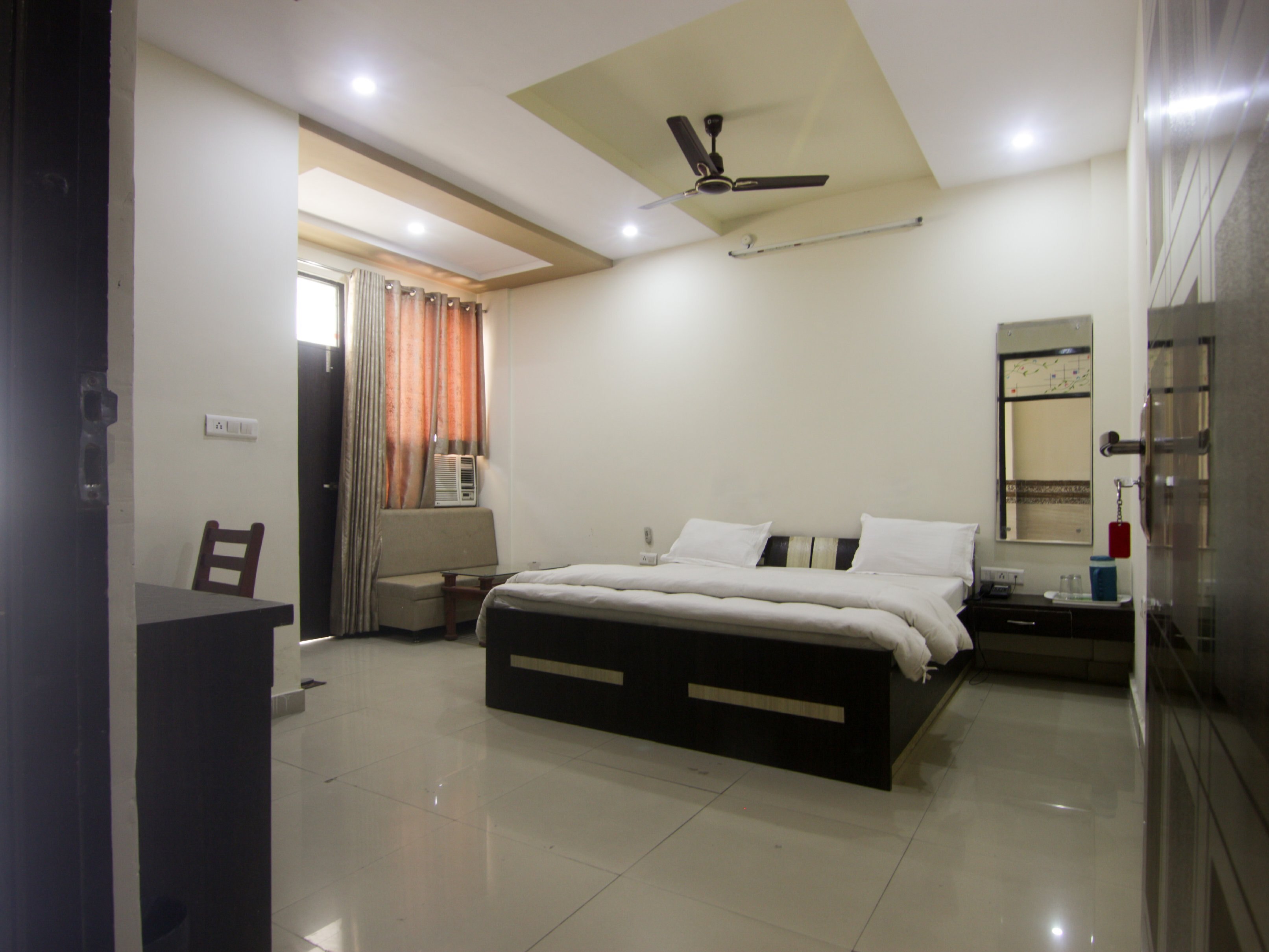 Hotel kanha inn - Tap to explore photos