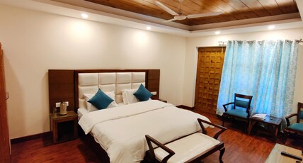 Hotel Highland Room Type - Deluxe Room 1 with Hill View