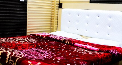 Hotel Suntej Plaza Room Type - Double Bed